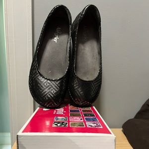 Alegria Pedal Pewter Flats